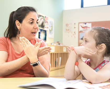 Educação Especial e Inclusiva com Ênfase em Surdez e Libras